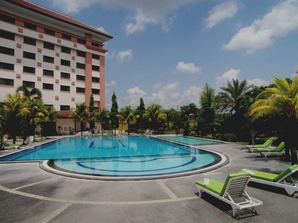 The Sunan Hotel Solo Екстериор снимка